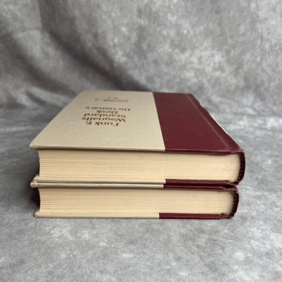 1979 Funk & Wagnalls Standard Desk Dictionary Volumes 1 & 2 A-Z Hardcover READ - Picture 4 of 14